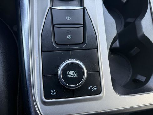 Used 2022 Ford Explorer XLT w/ Equipment Group 202A AWD/4WD image 21