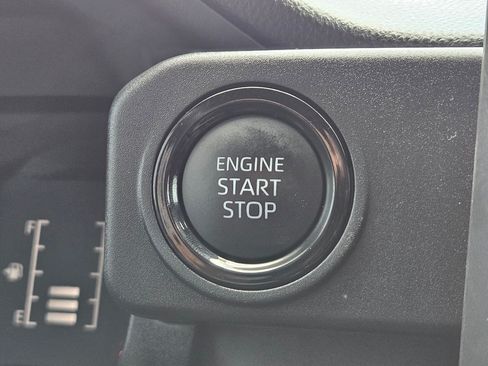 Used 2025 Toyota Tacoma SR AWD/4WD image 23