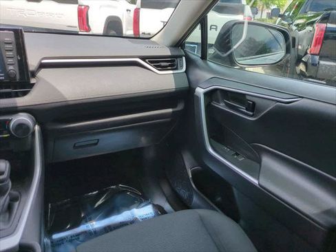 Certified 2021 Toyota RAV4 LE FWD image 16
