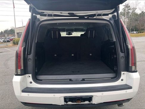 Used 2020 Cadillac Escalade ESV 2WD image 25