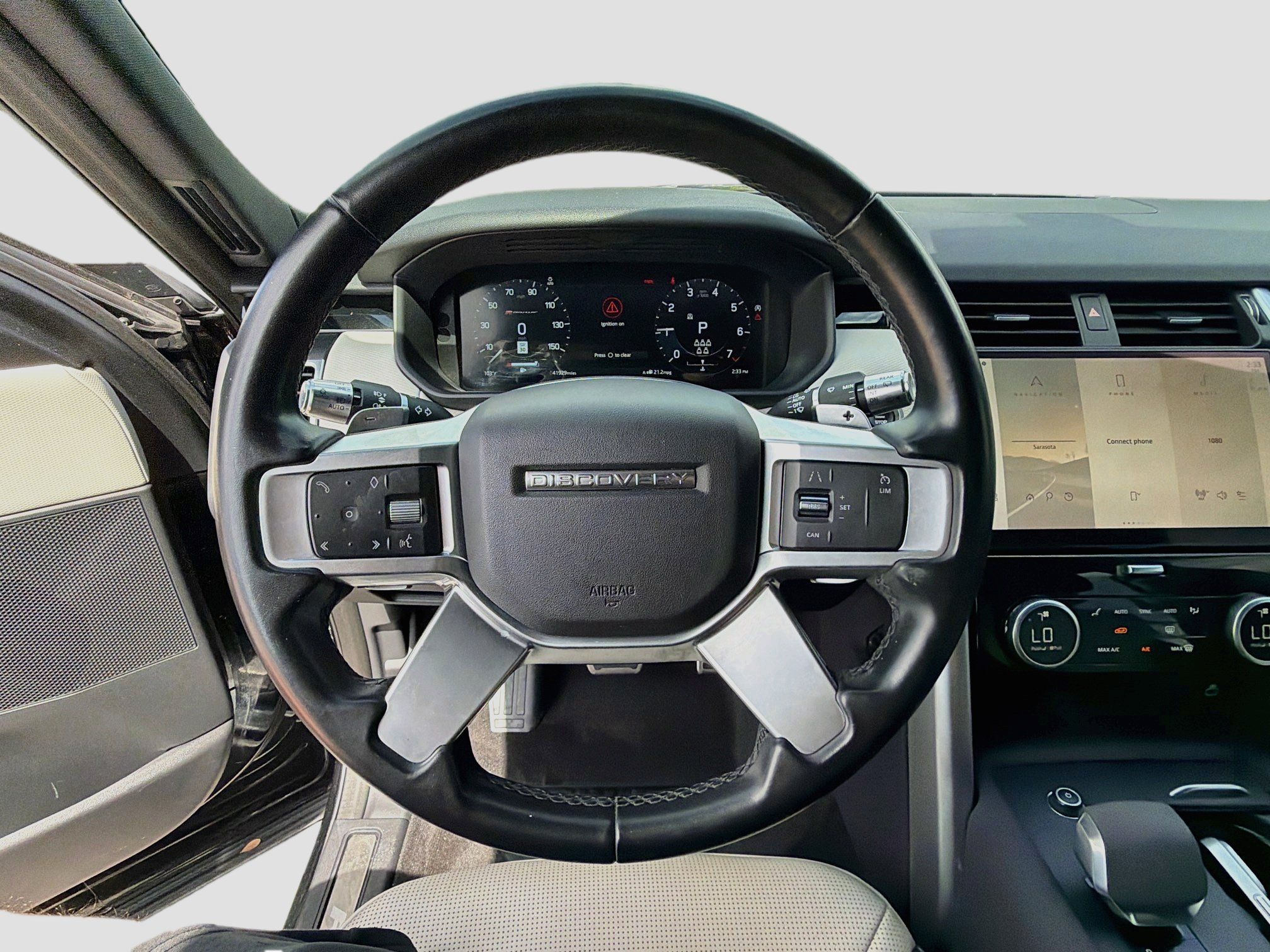 Used 2022 Land Rover Discovery S R-Dynamic AWD/4WD image 42