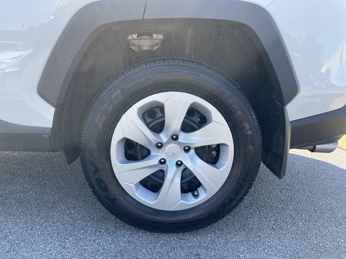 Certified 2024 Toyota RAV4 LE AWD/4WD image 10