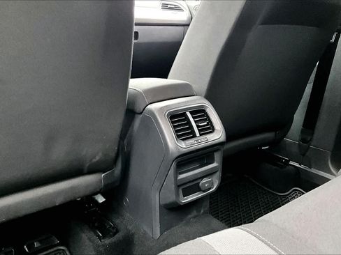 Used 2020 Volkswagen Tiguan S FWD image 34