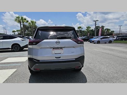 Used 2023 Nissan Rogue SV FWD image 32