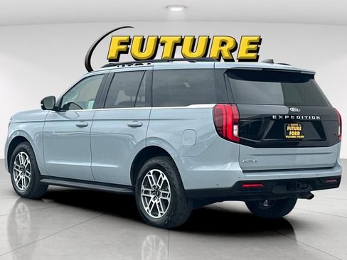 Used 2025 Ford Expedition Active AWD/4WD image 6