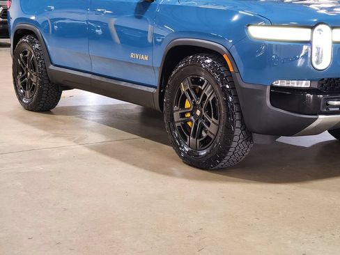 Used 2023 Rivian R1S Adventure AWD/4WD image 13