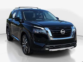 Used 2024 Nissan Pathfinder Platinum w/ Cargo Package video 2