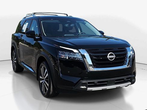 Used 2024 Nissan Pathfinder Platinum w/ Cargo Package image 2