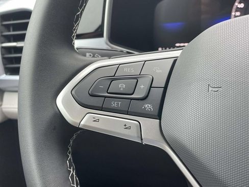 New 2026 Volkswagen Taos SE FWD image 24