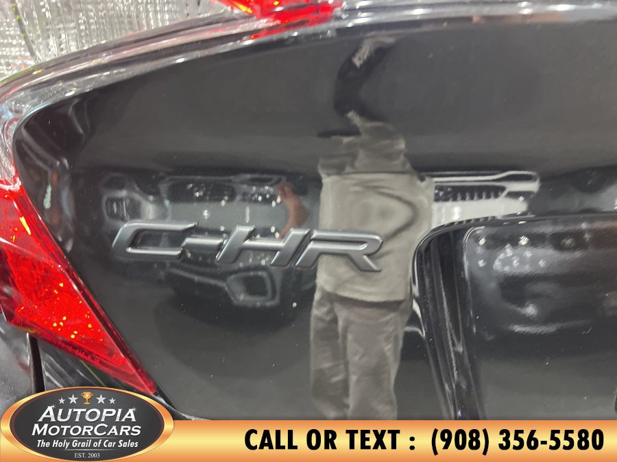 Used 2022 Toyota C-HR XLE FWD image 34