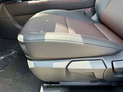 New 2025 Nissan Kicks SR image 9