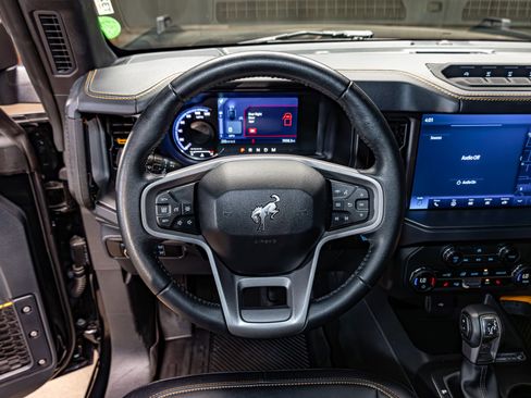 Used 2024 Ford Bronco Badlands image 16