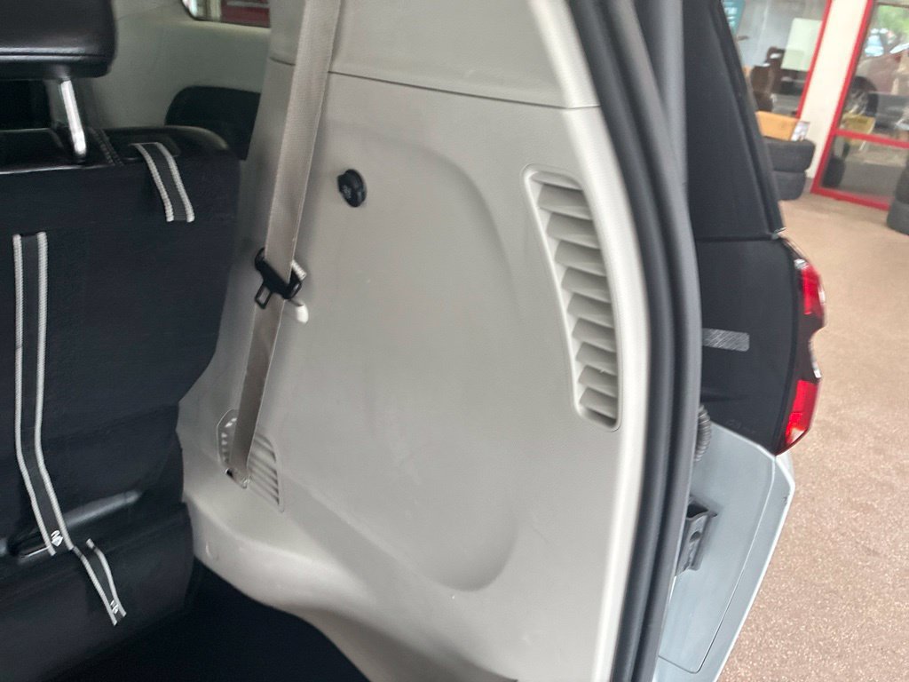 Certified 2024 Chrysler Pacifica Touring-L FWD image 29