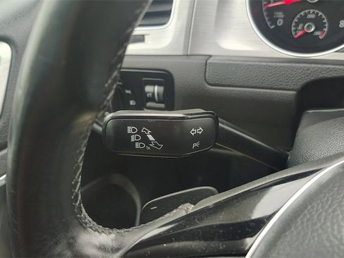 Used 2017 Volkswagen Golf SE image 19