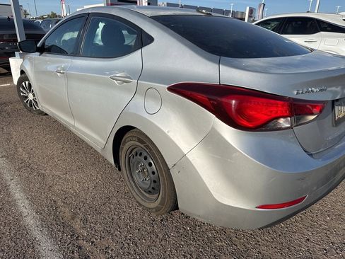 Used 2016 Hyundai Elantra SE image 2