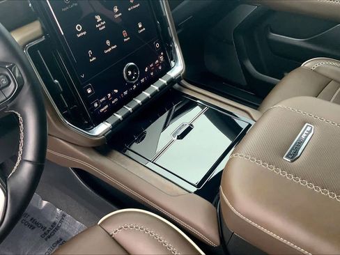 Used 2025 GMC Yukon Denali Ultimate image 14