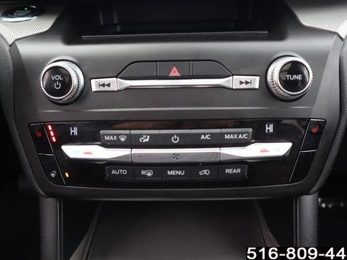 Used 2020 Ford Explorer XLT w/ Equipment Group 202A image 28