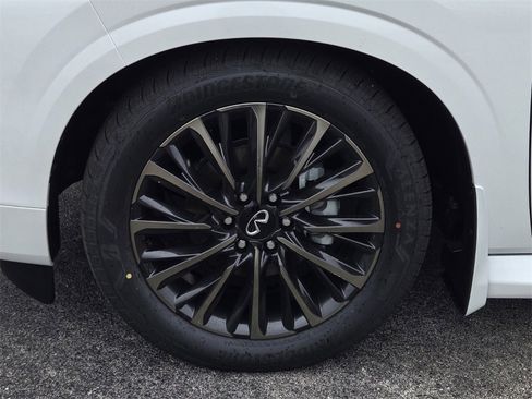 New 2026 INFINITI QX80 Autograph w/ Premium Cargo Package image 11