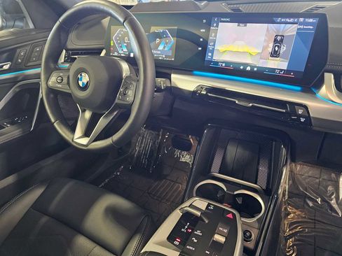 Used 2025 BMW X1 xDrive28i w/ Technology Package image 42