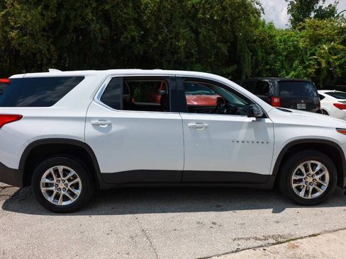 Used 2021 Chevrolet Traverse LS FWD image 10