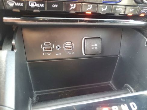 Used 2025 Jeep Grand Cherokee Limited w/ Black Appearance Package AWD/4WD image 22