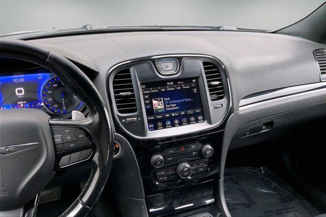 Used 2019 Chrysler 300 S RWD image 5