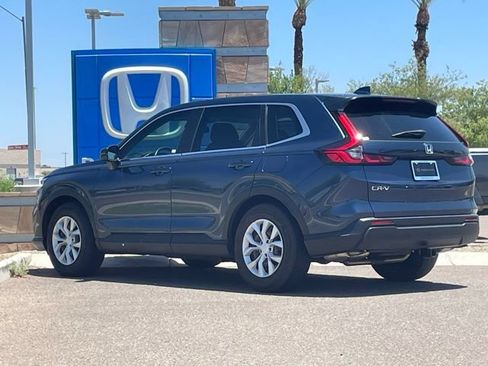 Used 2023 Honda CR-V LX image 5