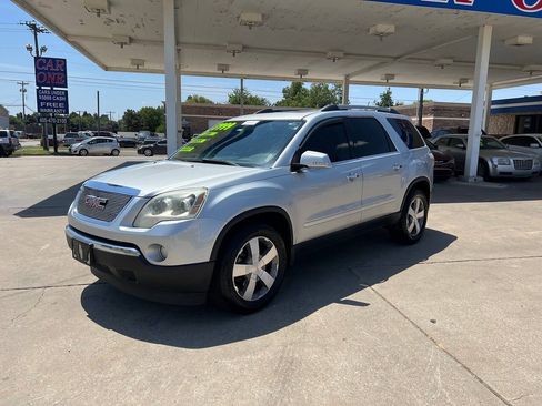 Used 2011 GMC Acadia SLT w/ Technology Package FWD image 3