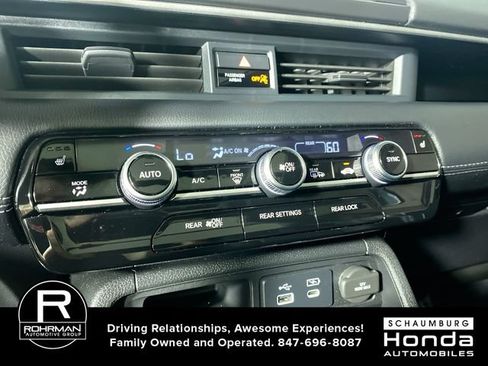 Used 2024 Honda Pilot Touring image 9