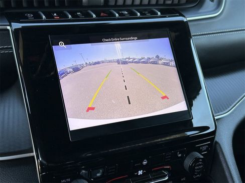 Used 2024 Jeep Grand Cherokee Altitude image 20