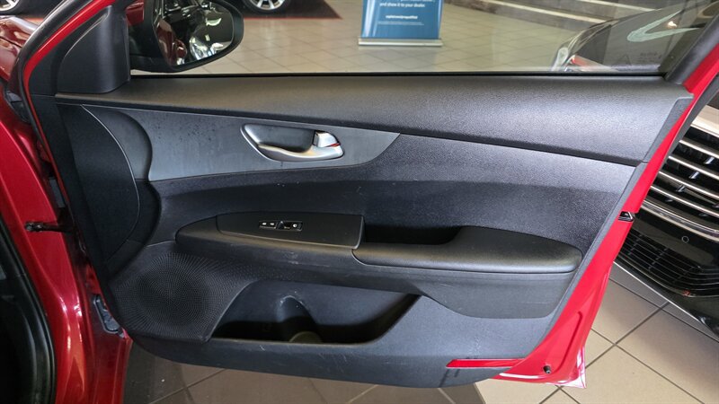 Used 2019 Kia Forte LXS FWD image 26