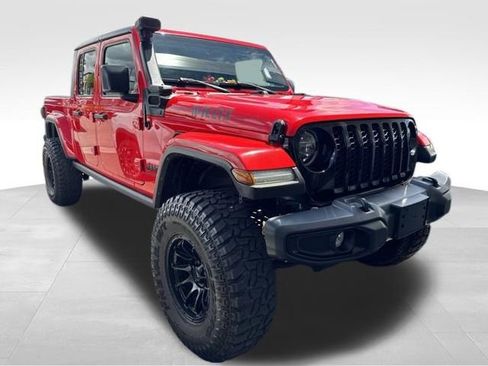 Used 2021 Jeep Gladiator Sport AWD/4WD image 2