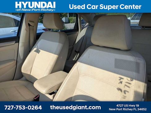 Used 2014 Volkswagen Passat 1.8T SE FWD image 3