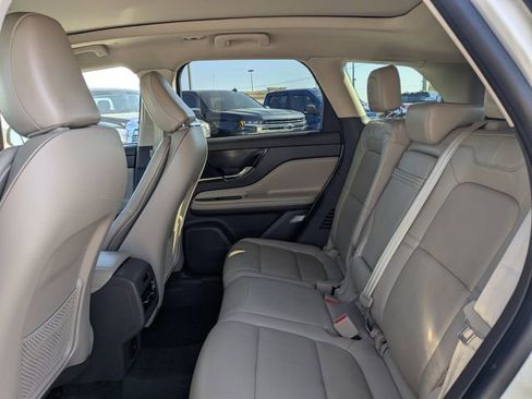 Used 2022 Lincoln Corsair Reserve w/ Luxury Package image 12