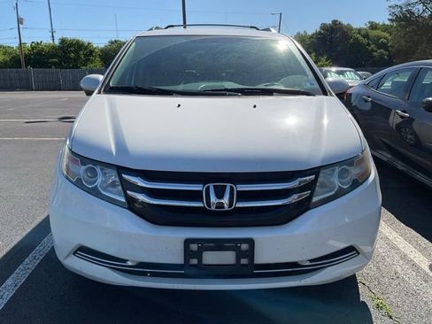 Used 2016 Honda Odyssey SE image 2