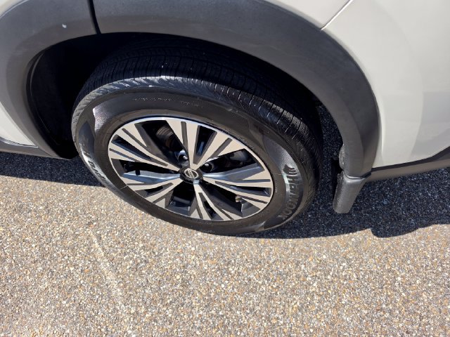 Used 2021 Nissan Rogue SV FWD image 10