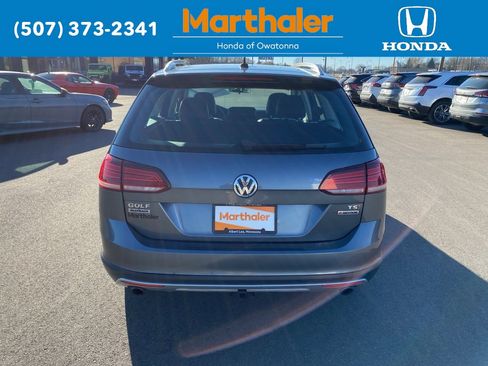 Used 2018 Volkswagen Golf Alltrack S image 4