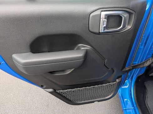 Certified 2024 Jeep Wrangler Sport S image 24