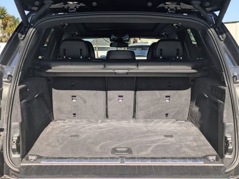 Used 2025 BMW X5 xDrive50e image 12