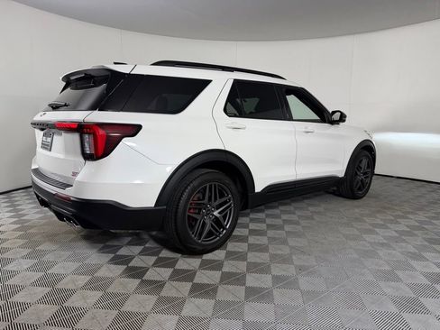 Used 2025 Ford Explorer ST AWD/4WD image 8