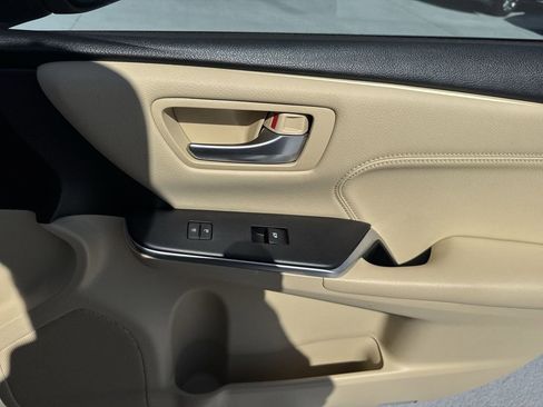 Used 2017 Toyota Camry FWD image 44