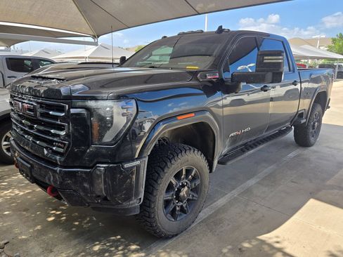 Used 2024 GMC Sierra 2500 AT4 w/ AT4 Premium Plus Package AWD/4WD image 3