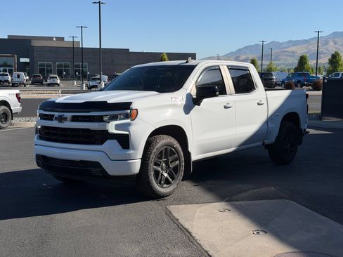 Used 2022 Chevrolet Silverado 1500 RST AWD/4WD image 6