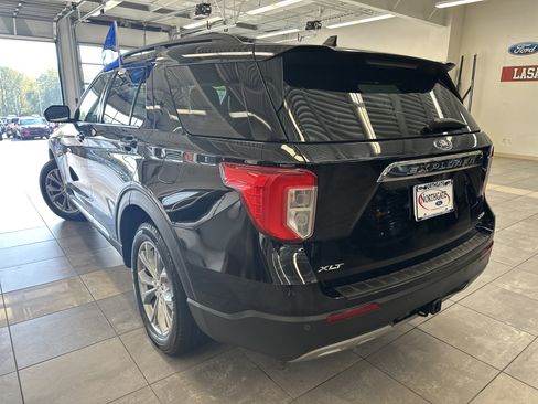 Certified 2022 Ford Explorer XLT w/ Equipment Group 202A image 16