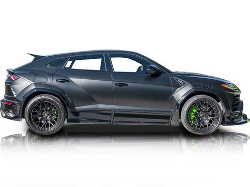 Used 2021 Lamborghini Urus image 2