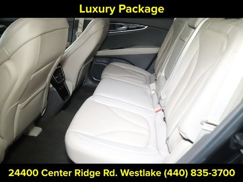 Used 2023 Lincoln Nautilus Reserve w/ Monochromatic Package AWD/4WD image 14