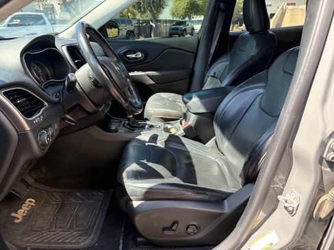 Used 2020 Jeep Cherokee Limited AWD/4WD image 8