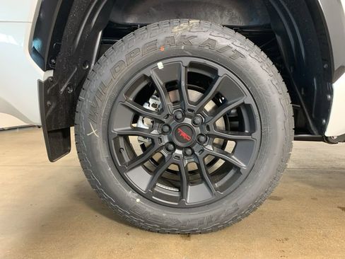 New 2026 Toyota Tundra Platinum w/ TRD Off-Road Package AWD/4WD image 42