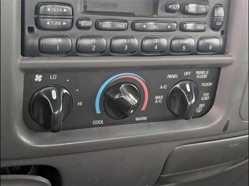 Used 1999 Ford F150 XLT image 12