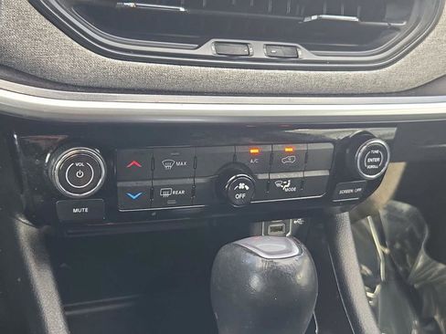 Certified 2024 Jeep Compass Latitude image 35